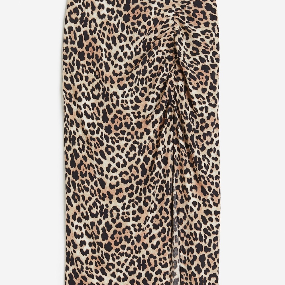 Leopard Print Midi skirt